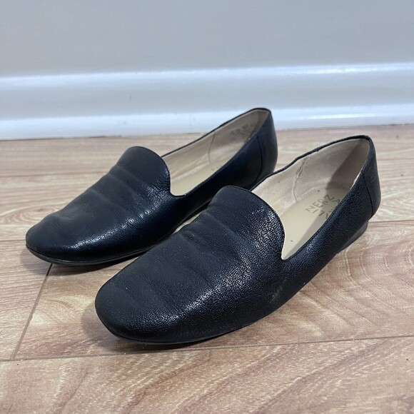 Naturalizer Black Emiline Tumbled Leather Loafer Size 6.5 Minimalistic Business - Picture 1 of 7